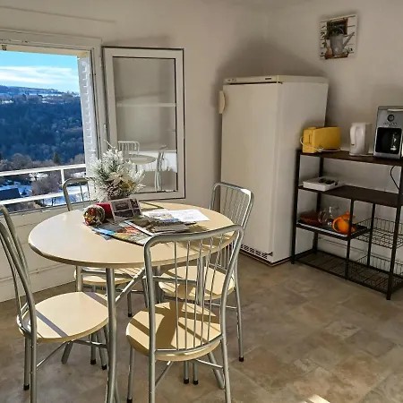 2 Hebergements Differents Un Avec 2 Et Avec Kitchenette Murat-le-Quaire
