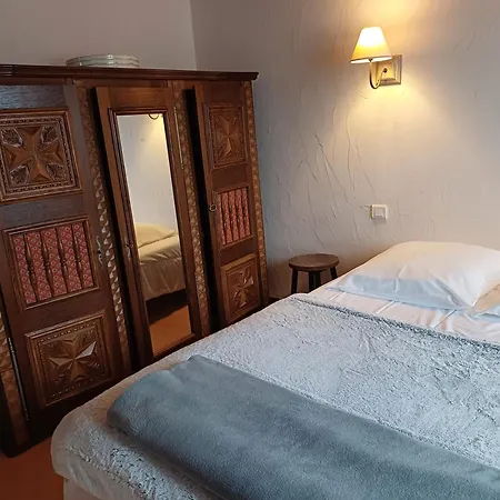 Ferienhaus 2 Hebergements Differents Un Avec 2 Et Avec Kitchenette