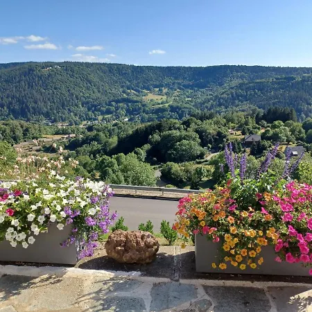 Holiday home 2 Hebergements Differents 1 Gite Avec Deux Chambres Et 1 Location Meublee Avec 1 Chambre