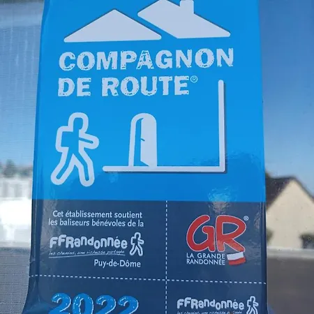 2 Hebergements Differents Un Avec 2 Et Avec Kitchenette