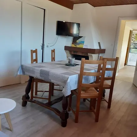 2 Hebergements Differents Un Avec 2 Et Avec Kitchenette *