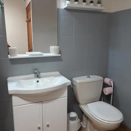 2 Hebergements Differents Un Avec 2 Et Avec Kitchenette Holiday home *