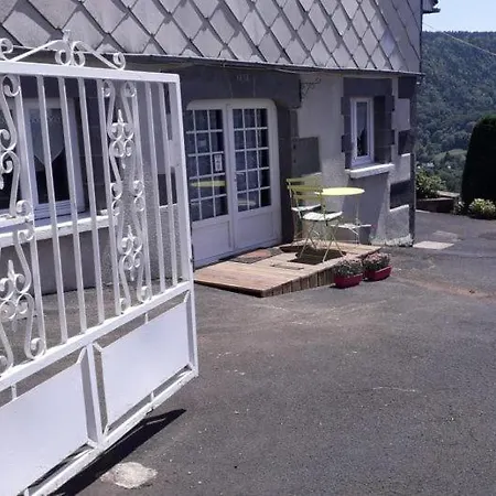 2 Hebergements Differents Un Avec 2 Et Avec Kitchenette Holiday home *